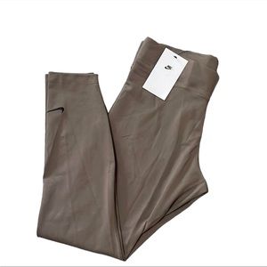 Nike - Women’s Leggings